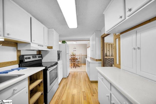 235 Cedar Hill Lane, Waterloo, SC 29384