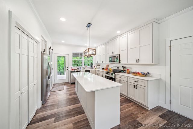 1001 County Road 2265, Skiatook, OK 74070