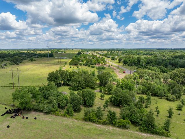 6507 Atakapan Trail, Bedias, TX 77831