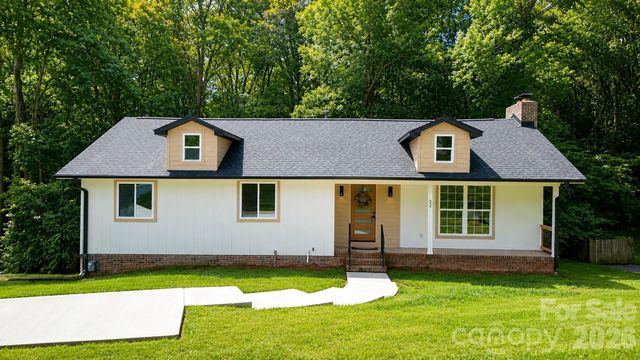 32 Bowen Drive, Belmont, NC 28012