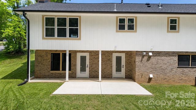 32 Bowen Drive, Belmont, NC 28012