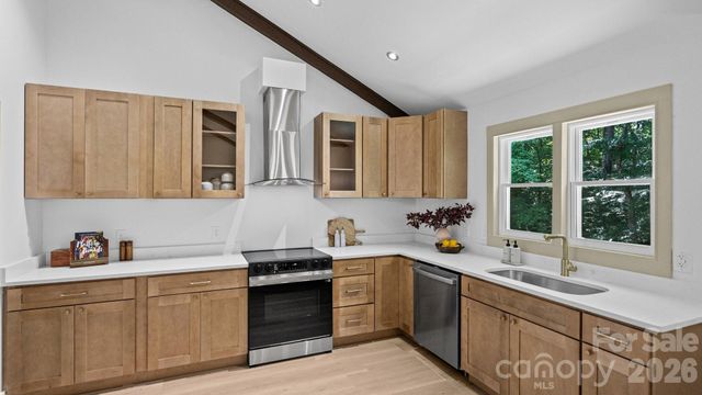 32 Bowen Drive, Belmont, NC 28012