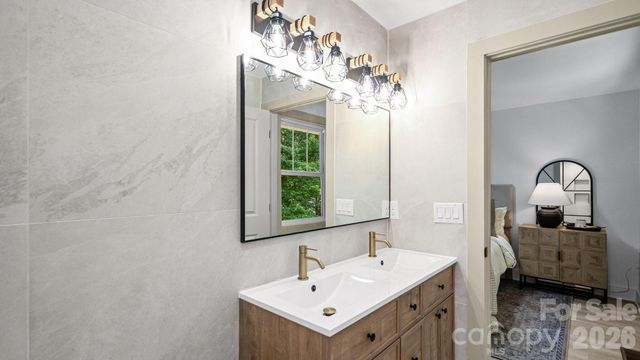 32 Bowen Drive, Belmont, NC 28012