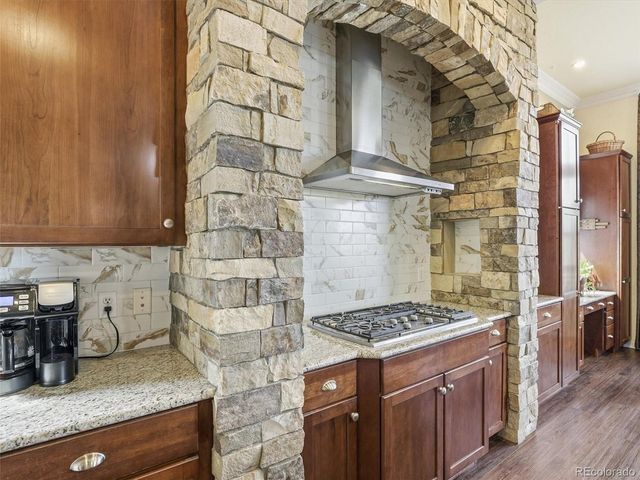 6945 S Robertsdale Way, Aurora, CO 80016