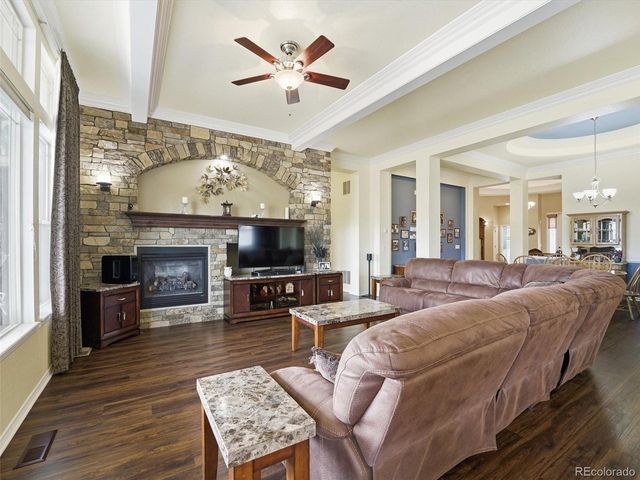 6945 S Robertsdale Way, Aurora, CO 80016