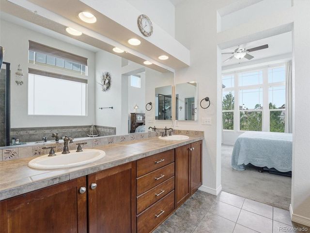 6945 S Robertsdale Way, Aurora, CO 80016