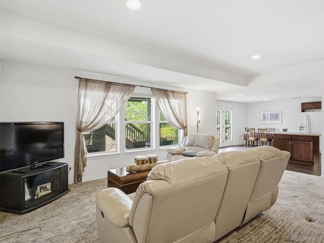 6945 S Robertsdale Way, Aurora, CO 80016
