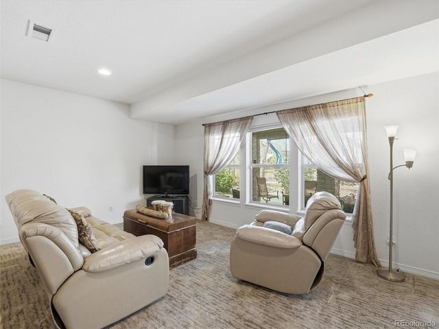 6945 S Robertsdale Way, Aurora, CO 80016