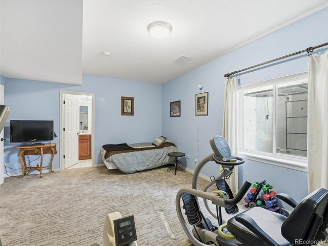 6945 S Robertsdale Way, Aurora, CO 80016