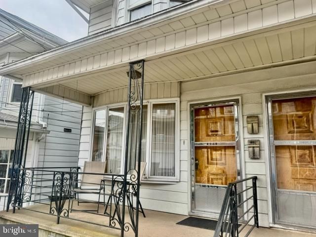 222 S SCHUYLKILL AVE, Shenandoah, PA 17976