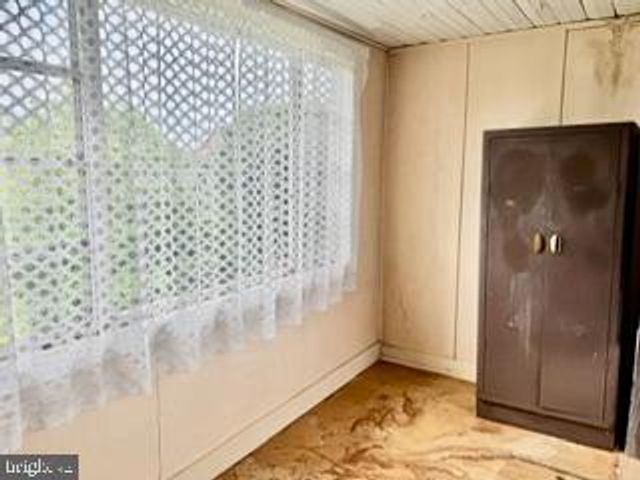 222 S SCHUYLKILL AVE, Shenandoah, PA 17976