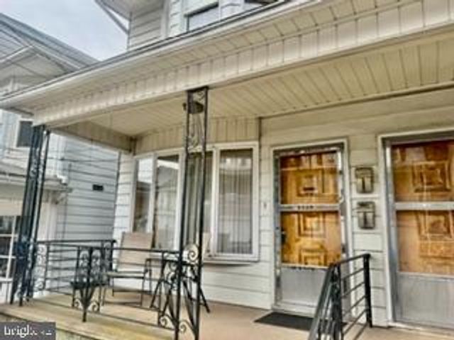 222 S SCHUYLKILL AVE, Shenandoah, PA 17976
