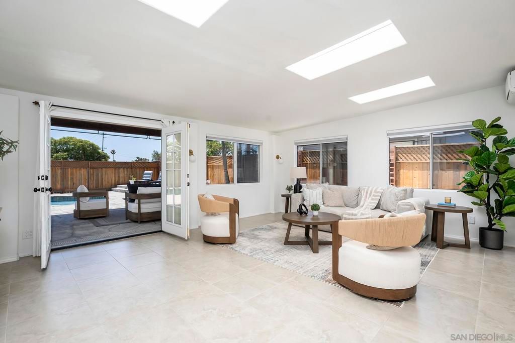 3635 Luna, San Diego, CA 92117 — photo 5