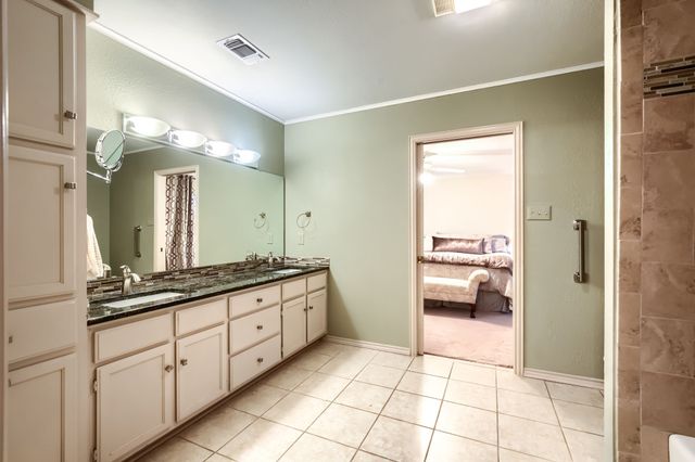 2205 W Hull Street, Denison, TX 75020