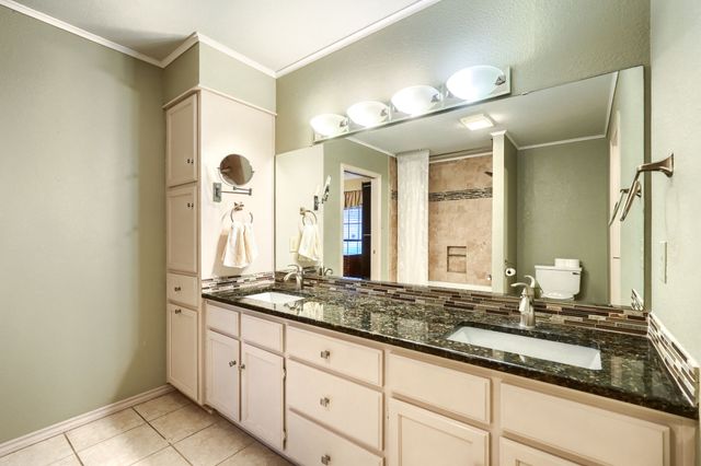 2205 W Hull Street, Denison, TX 75020