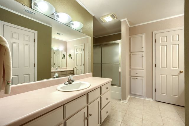 2205 W Hull Street, Denison, TX 75020