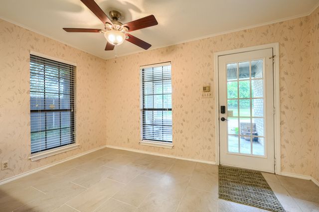 2205 W Hull Street, Denison, TX 75020