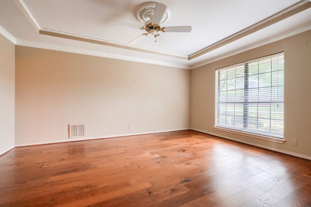 2205 W Hull Street, Denison, TX 75020