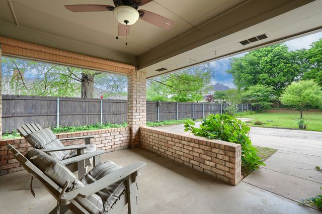 2205 W Hull Street, Denison, TX 75020