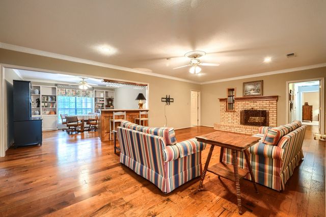 2205 W Hull Street, Denison, TX 75020