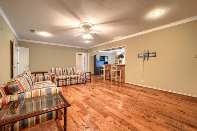 2205 W Hull Street, Denison, TX 75020