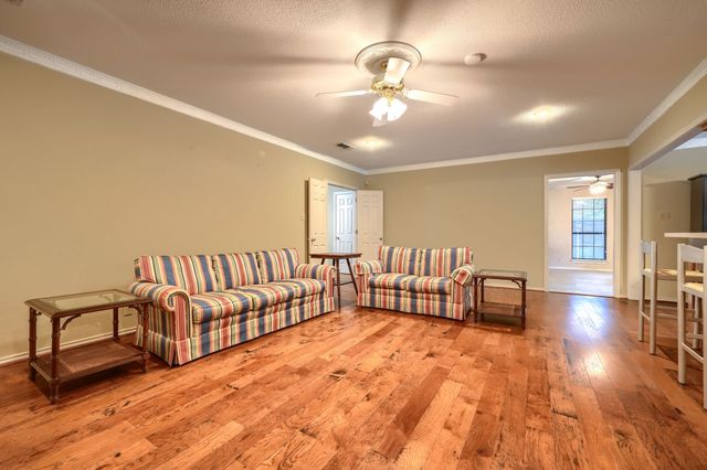 2205 W Hull Street, Denison, TX 75020