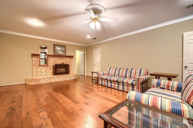 2205 W Hull Street, Denison, TX 75020