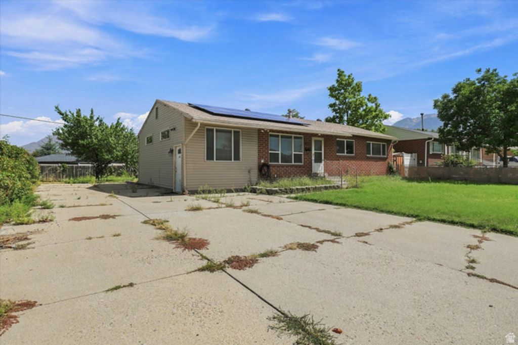 9855 S SUNFLOWER LN, Sandy, UT 84094 — photo 4