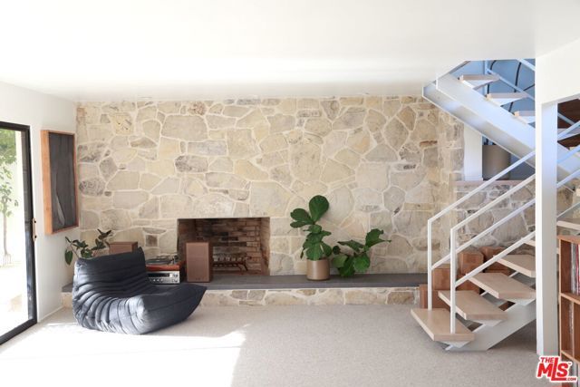 1071 Tellem Drive, Pacific Palisades (los Angeles), CA 90272