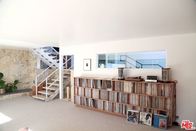 1071 Tellem Drive, Pacific Palisades (los Angeles), CA 90272