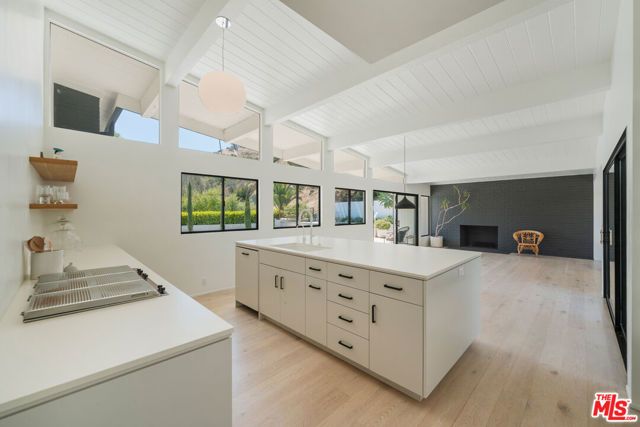 1071 Tellem Drive, Pacific Palisades (los Angeles), CA 90272