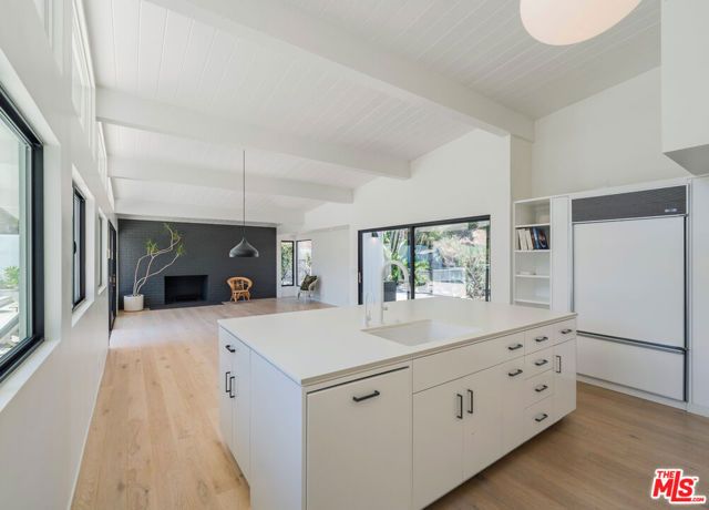 1071 Tellem Drive, Pacific Palisades (los Angeles), CA 90272
