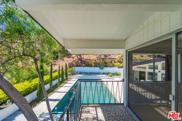 1071 Tellem Drive, Pacific Palisades (los Angeles), CA 90272