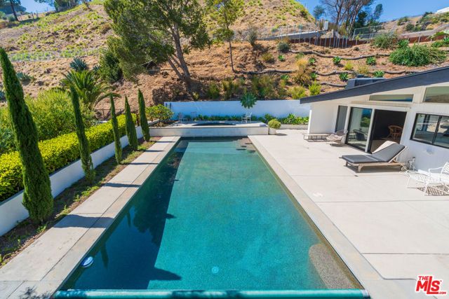 1071 Tellem Drive, Pacific Palisades (los Angeles), CA 90272
