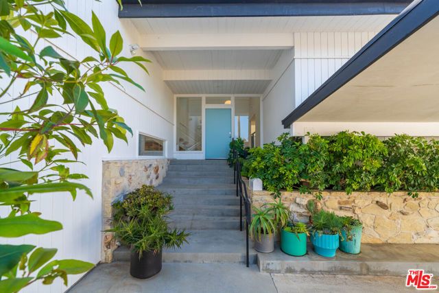 1071 Tellem Drive, Pacific Palisades (los Angeles), CA 90272