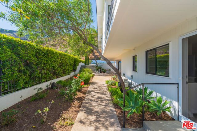 1071 Tellem Drive, Pacific Palisades (los Angeles), CA 90272