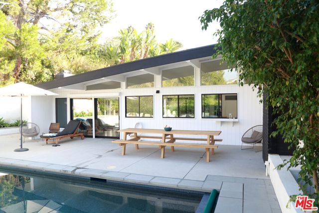 1071 Tellem Drive, Pacific Palisades (los Angeles), CA 90272