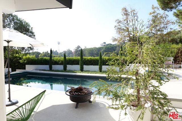 1071 Tellem Drive, Pacific Palisades (los Angeles), CA 90272