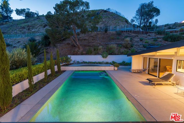1071 Tellem Drive, Pacific Palisades (los Angeles), CA 90272