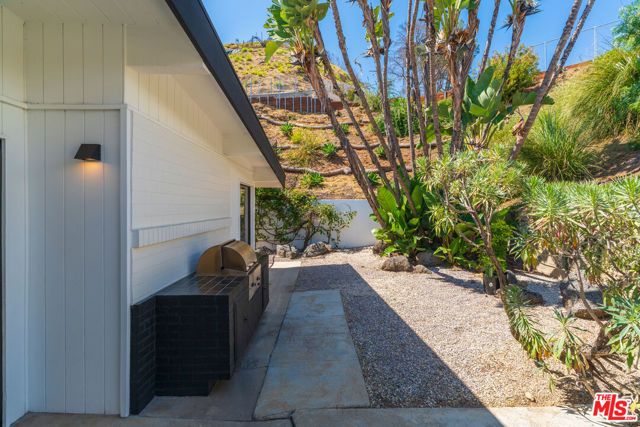 1071 Tellem Drive, Pacific Palisades (los Angeles), CA 90272