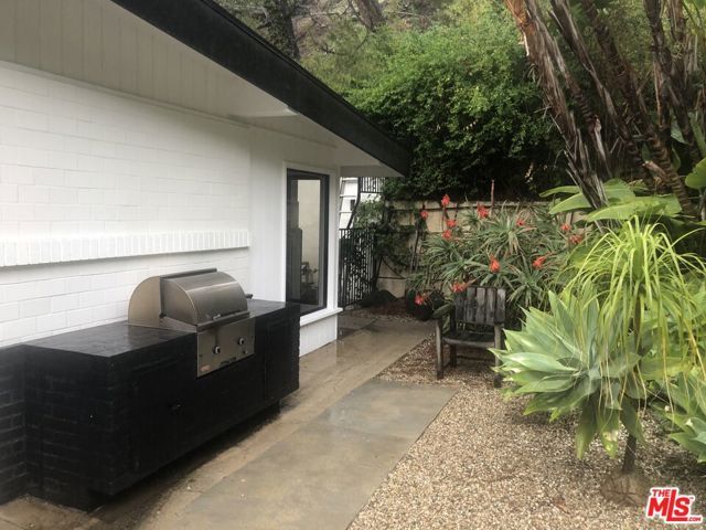 1071 Tellem Drive, Pacific Palisades (los Angeles), CA 90272