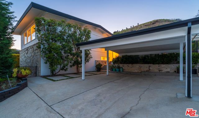 1071 Tellem Drive, Pacific Palisades (los Angeles), CA 90272