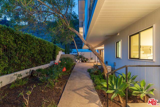 1071 Tellem Drive, Pacific Palisades (los Angeles), CA 90272