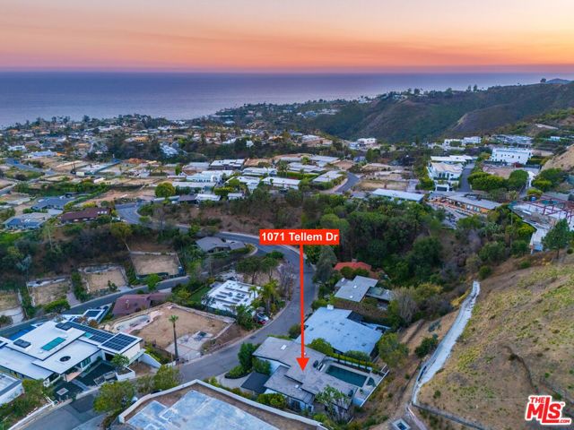 1071 Tellem Drive, Pacific Palisades (los Angeles), CA 90272