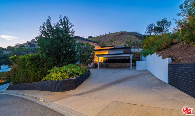 1071 Tellem Drive, Pacific Palisades (los Angeles), CA 90272