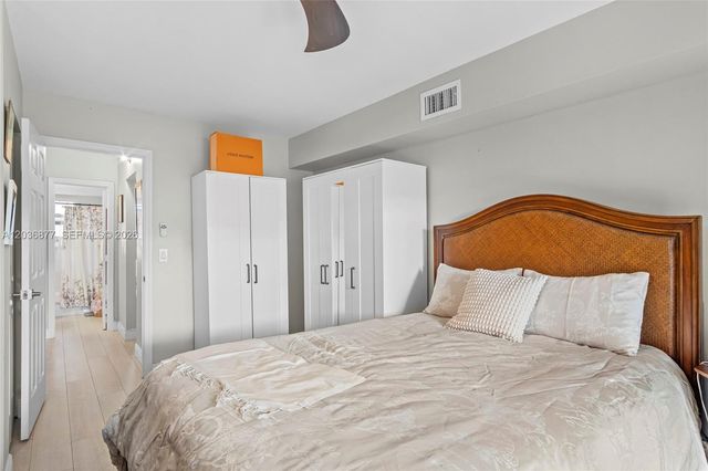 19 Abbey Ln 104, Delray Beach, FL 33446