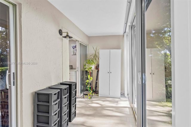 19 Abbey Ln 104, Delray Beach, FL 33446