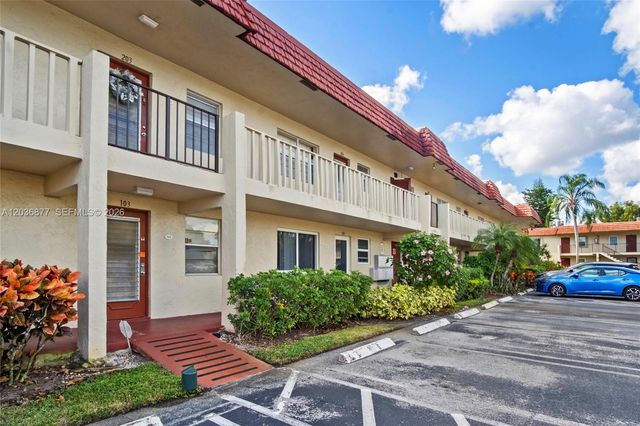 19 Abbey Ln 104, Delray Beach, FL 33446