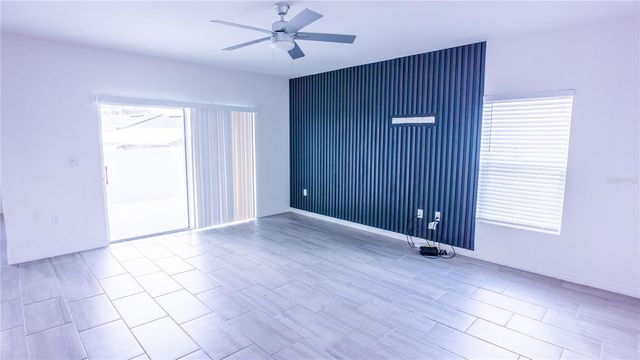1062 SAND TORCH CIRCLE, Davenport, FL 33837