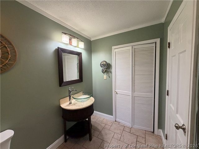 339 Colinwood Drive, Fayetteville, NC 28303